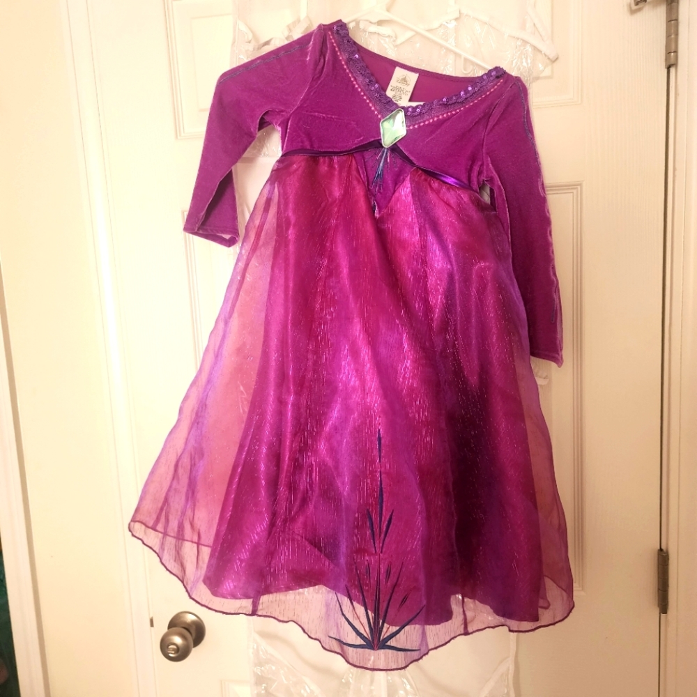 Disney store Purple Elsa Frozen 2 in costume dress